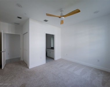26331 Coco Cay Circle - Photo Thumbnail 13