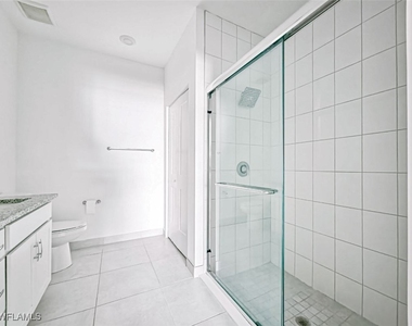 26331 Coco Cay Circle - Photo Thumbnail 10