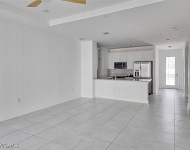 26331 Coco Cay Circle - Photo Thumbnail 3