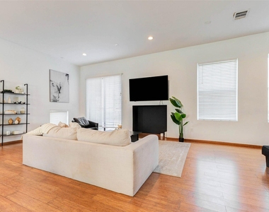 4115 Chartres Street - Photo Thumbnail 12