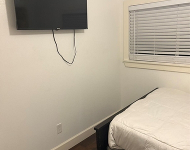3021 Gray Street - Photo Thumbnail 23