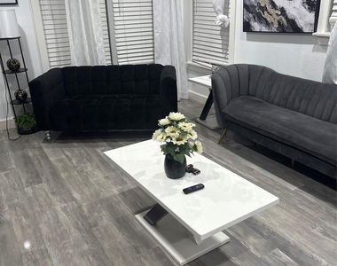 3021 Gray Street - Photo Thumbnail 20
