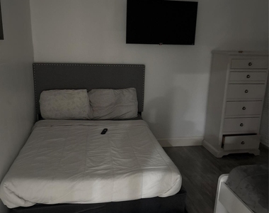 3021 Gray Street - Photo Thumbnail 17
