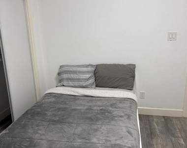 3021 Gray Street - Photo Thumbnail 14