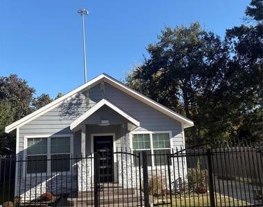 3021 Gray Street - Photo Thumbnail 4