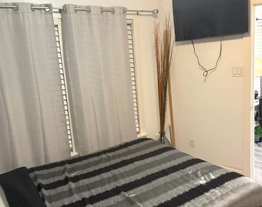 3021 Gray Street - Photo Thumbnail 34