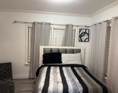 3021 Gray Street - Photo Thumbnail 42