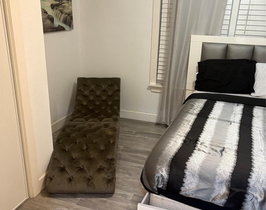 3021 Gray Street - Photo Thumbnail 32