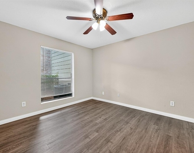 2110 Wilcrest Drive - Photo Thumbnail 26