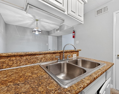 2110 Wilcrest Drive - Photo Thumbnail 14