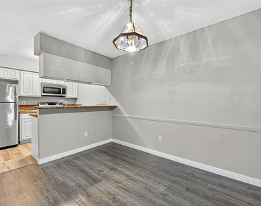 2110 Wilcrest Drive - Photo Thumbnail 25