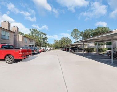 2110 Wilcrest Drive - Photo Thumbnail 5