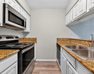 2110 Wilcrest Drive - Photo Thumbnail 11