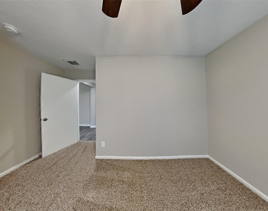 7750 Shavano Lane - Photo Thumbnail 8