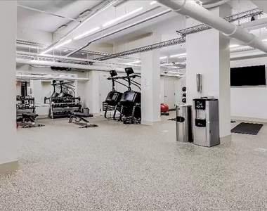 East 71st Street - Photo Thumbnail 9