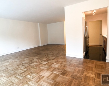 East 71st Street - Photo Thumbnail 1