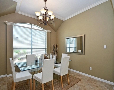 1103 Parkhaven Lane - Photo Thumbnail 11