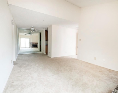7900 N Stadium Drive - Photo Thumbnail 10