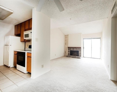 7900 N Stadium Drive - Photo Thumbnail 8