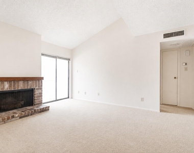 7900 N Stadium Drive - Photo Thumbnail 1
