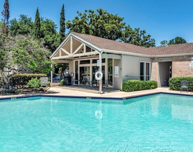 7900 N Stadium Drive - Photo Thumbnail 11