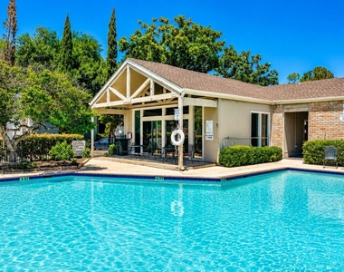 7900 N Stadium Drive - Photo Thumbnail 16