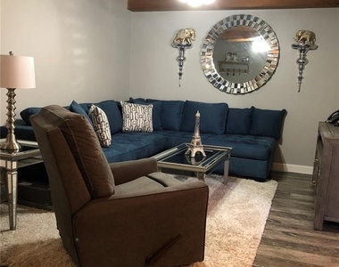 4611 W North B Street - Photo Thumbnail 5