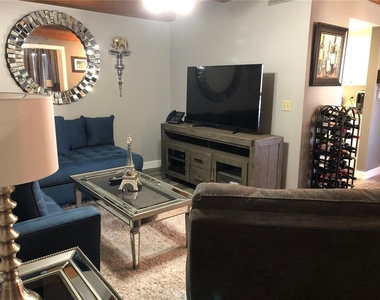 4611 W North B Street - Photo Thumbnail 4