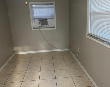 3407 N Avenida Republica De Cuba - Photo Thumbnail 10