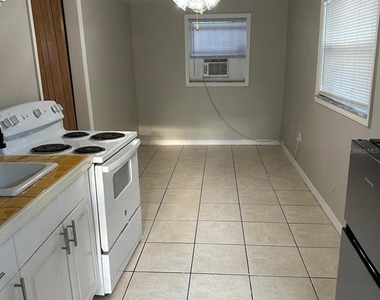 3407 N Avenida Republica De Cuba - Photo Thumbnail 4