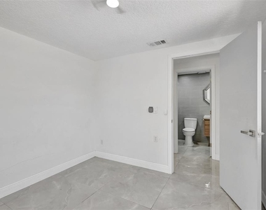 217 Marina Drive - Photo Thumbnail 14