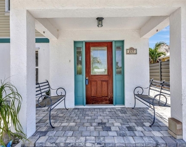 217 Marina Drive - Photo Thumbnail 4