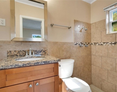 1800 E Harding Street - Photo Thumbnail 9