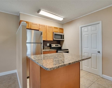 1800 E Harding Street - Photo Thumbnail 4