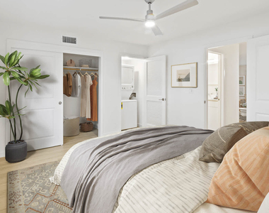 3131 Homestead Road - Photo Thumbnail 14