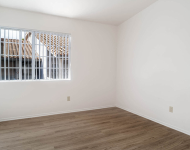 24922 Hidden Hills Road - Photo Thumbnail 19
