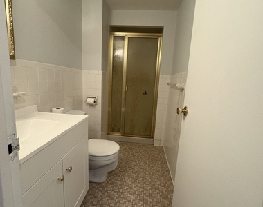 30 Woodland Street - Photo Thumbnail 4
