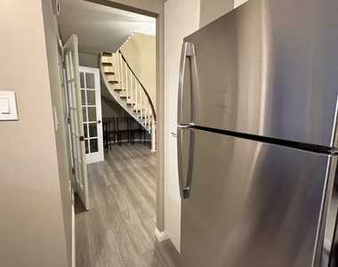 30 Woodland Street - Photo Thumbnail 7