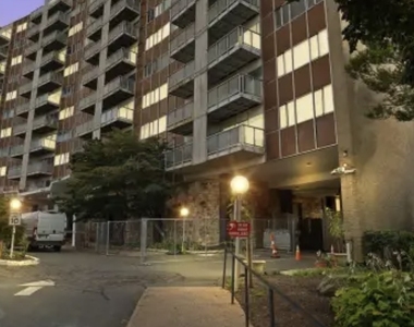 30 Woodland Street - Photo Thumbnail 9
