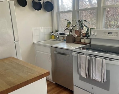 87b Red Coat Road - Photo Thumbnail 12