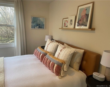 87b Red Coat Road - Photo Thumbnail 6