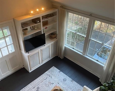 87b Red Coat Road - Photo Thumbnail 2