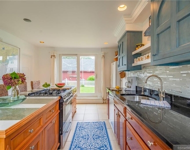 153 4th Avenue - Photo Thumbnail 8