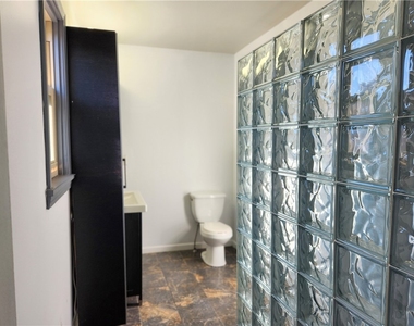 5330 Butler St - Photo Thumbnail 5