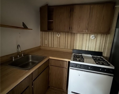 5807 Bartlett St - Photo Thumbnail 12