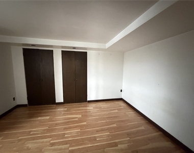 5807 Bartlett St - Photo Thumbnail 13