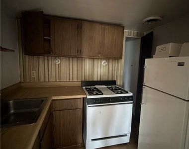 5807 Bartlett St - Photo Thumbnail 11