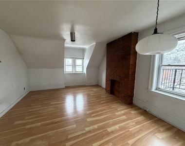 5807 Bartlett St - Photo Thumbnail 8