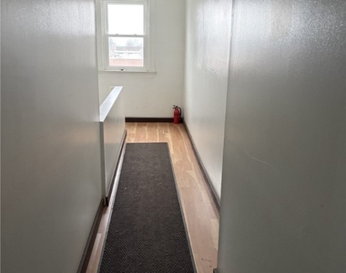 5807 Bartlett St - Photo Thumbnail 5
