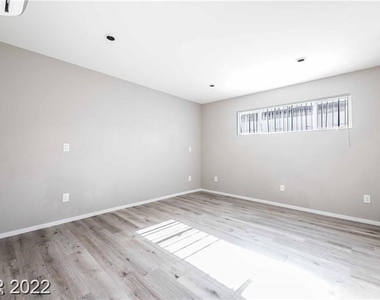 2201 Fairfield Avenue - Photo Thumbnail 3